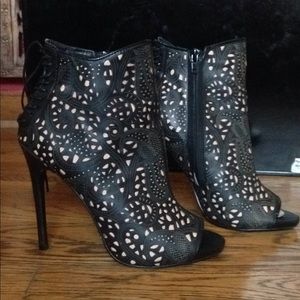 Steve Madden "Korsett" heels